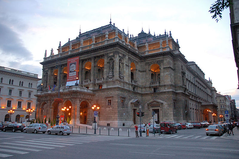 800px-Hungarian State Opera HousePDXdj
