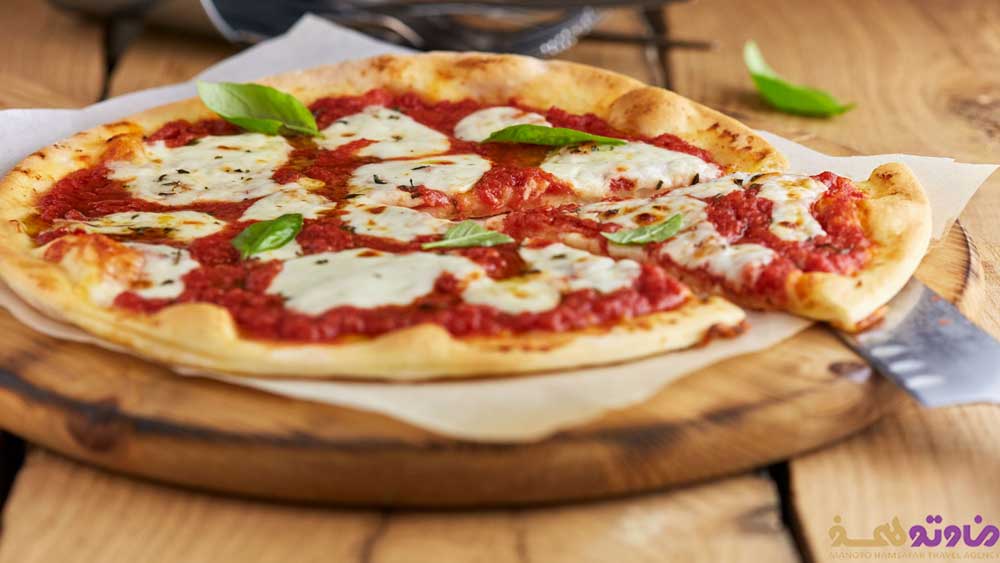 pizza margarita یکی از مشهورترین غذاهای سنتی ایتالیایی است